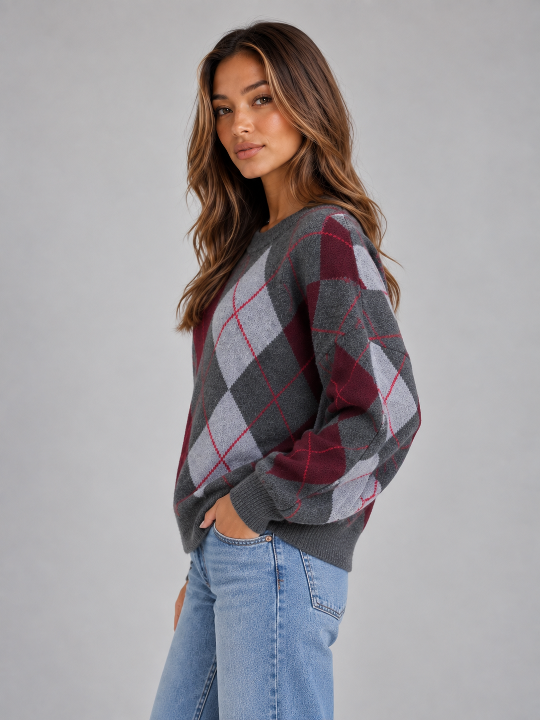 Women's Contrast Argyle Crew Neck Knit Sweater - Gray Argyle