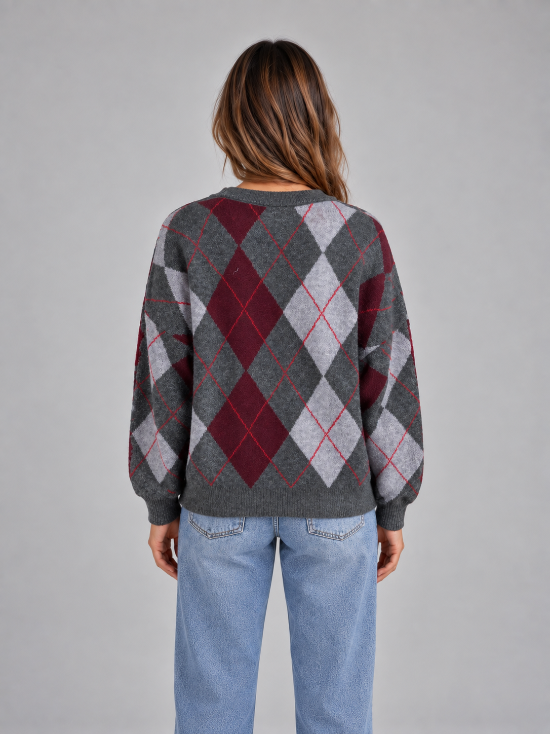 Women's Contrast Argyle Crew Neck Knit Sweater - Gray Argyle
