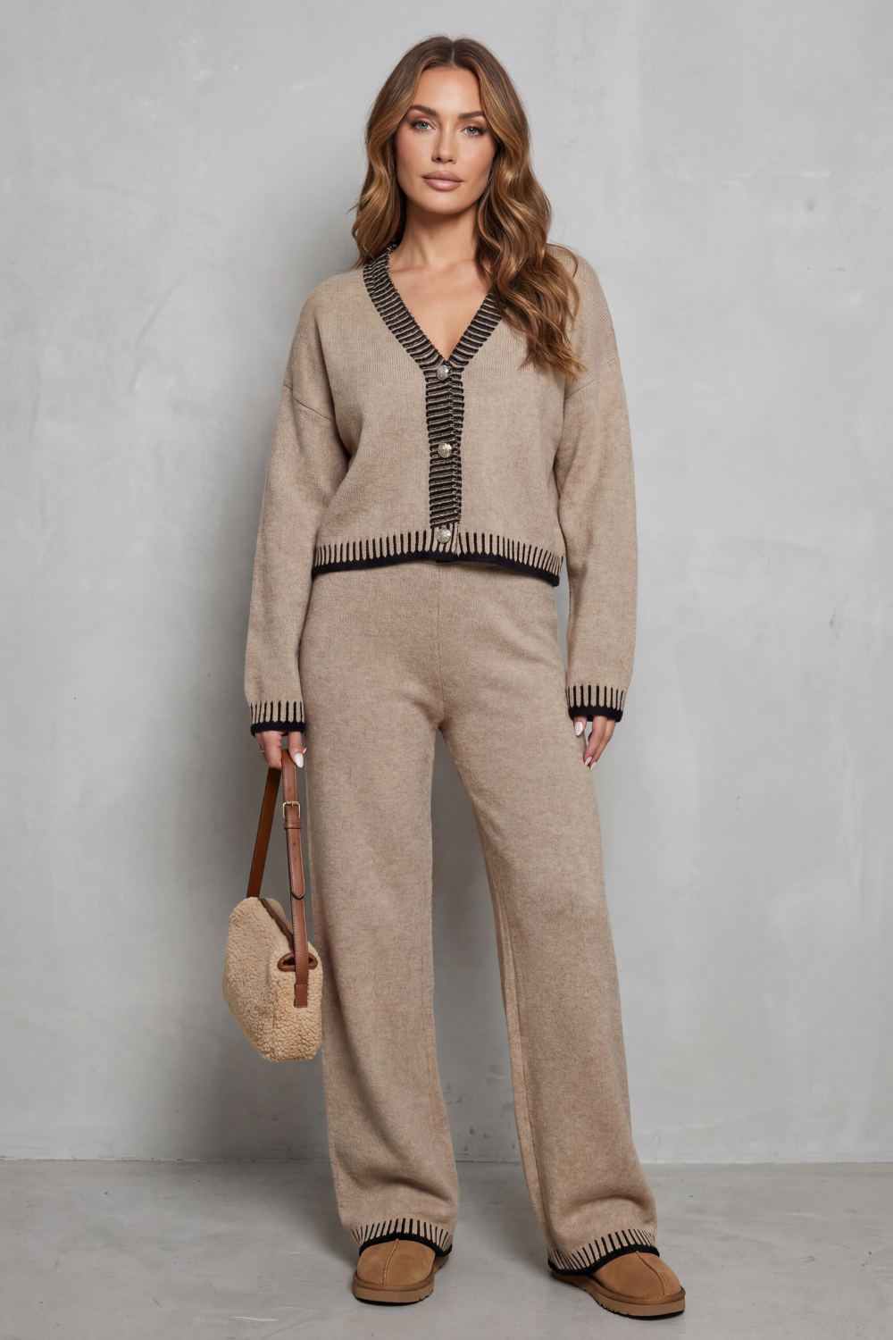 Women's Contrast Trim V-Neck Loungewear Set - Khaki