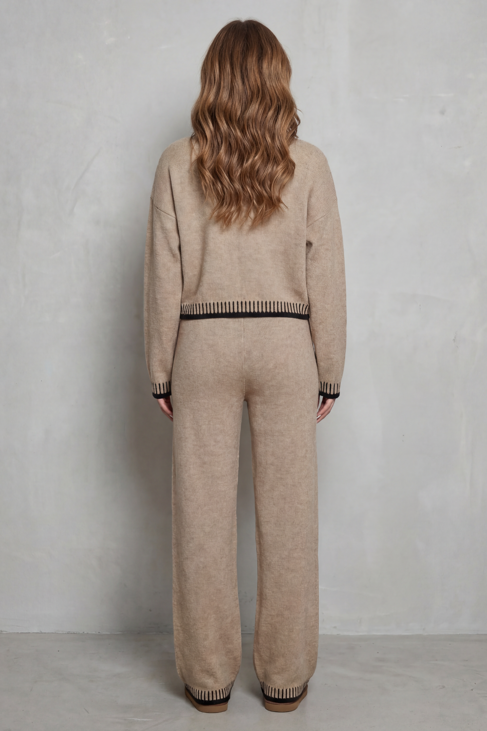 Women's Contrast Trim V-Neck Loungewear Set - Khaki