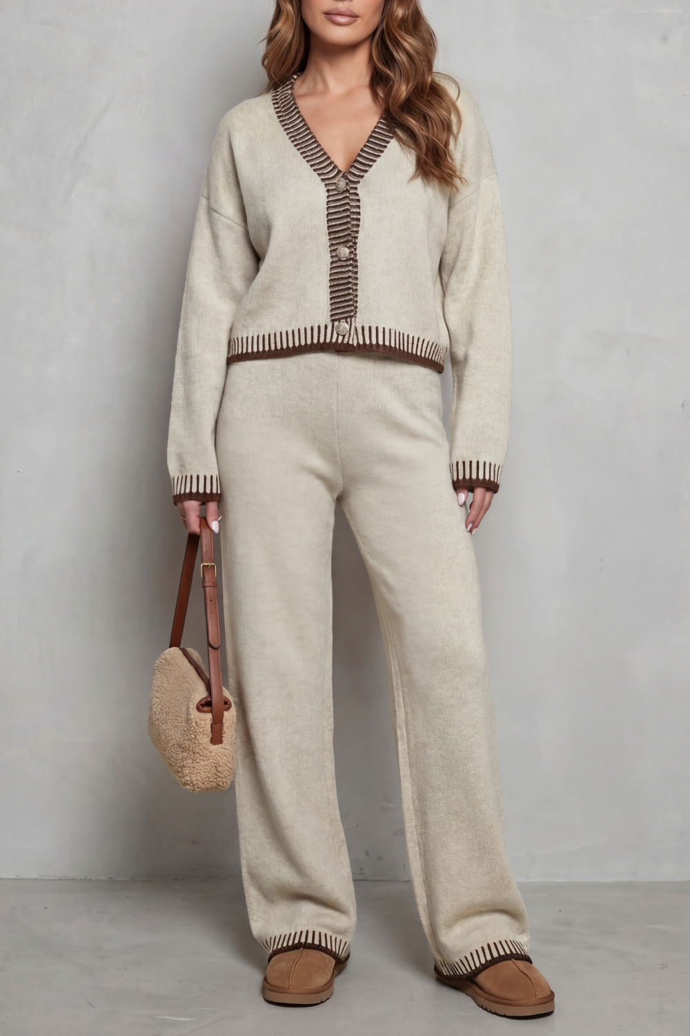 Women's Contrast Trim V-Neck Loungewear Set - Oatmeal