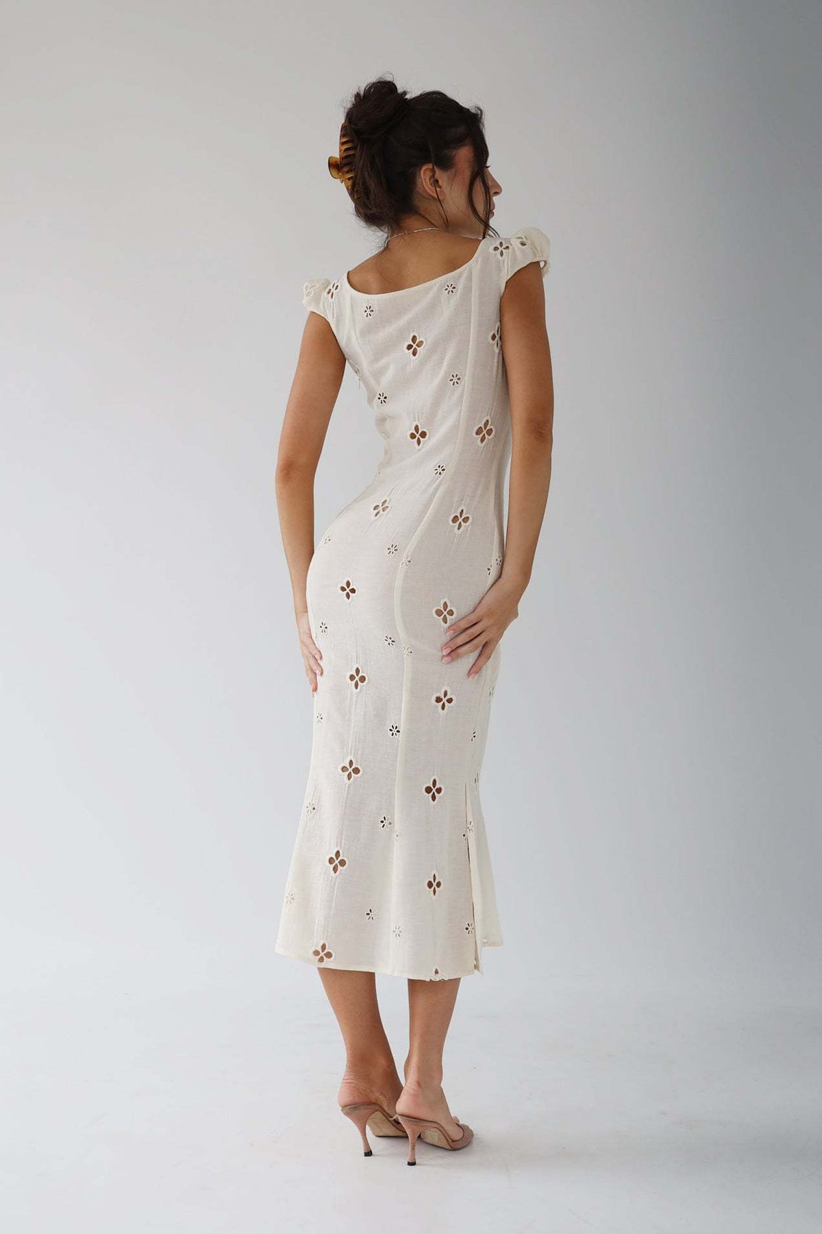 Women's Eyelet Cap Sleeve Wedding Guest Midi Dress - Ivory