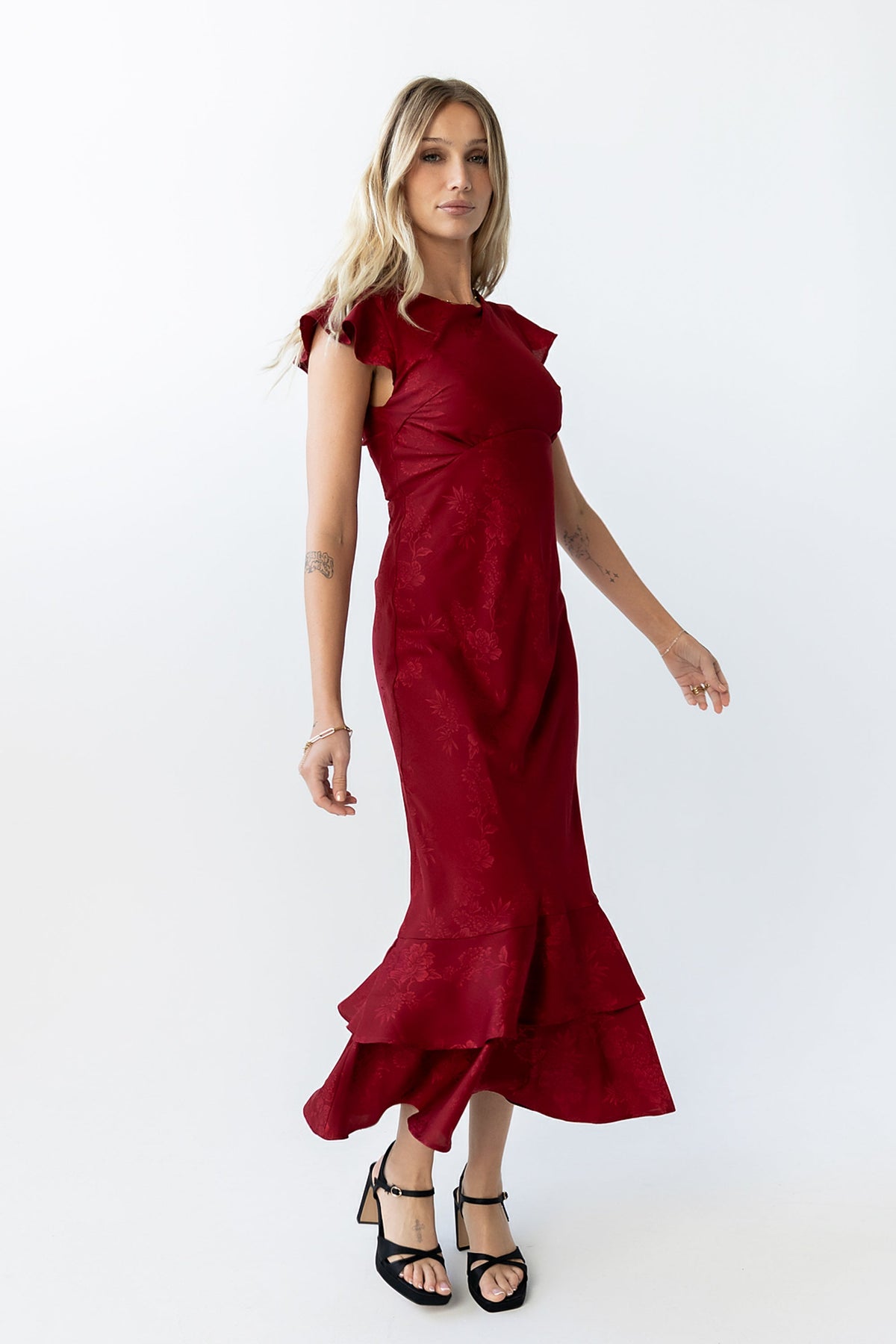 Women's Flutter Sleeve Tiered Ruffle Maxi Dress - Red
