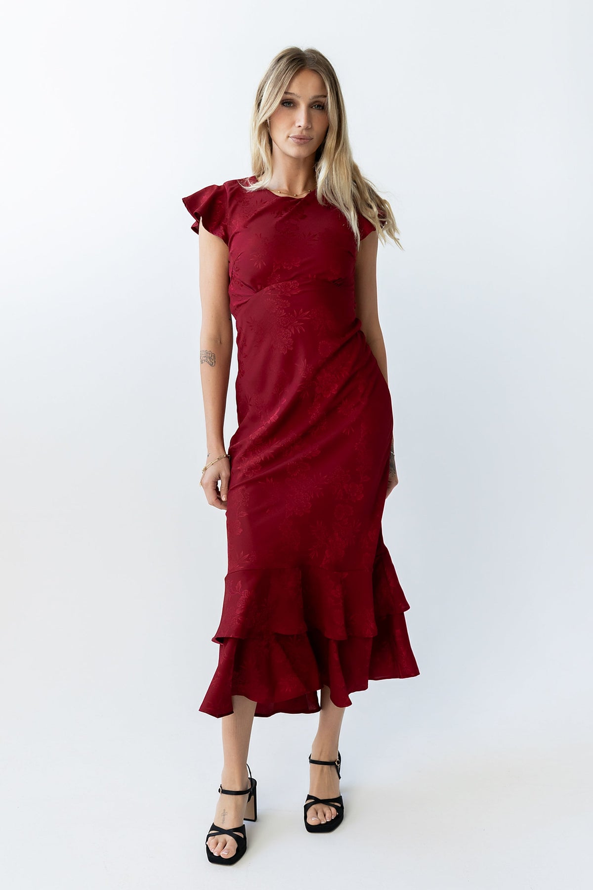 Women's Flutter Sleeve Tiered Ruffle Maxi Dress - Red