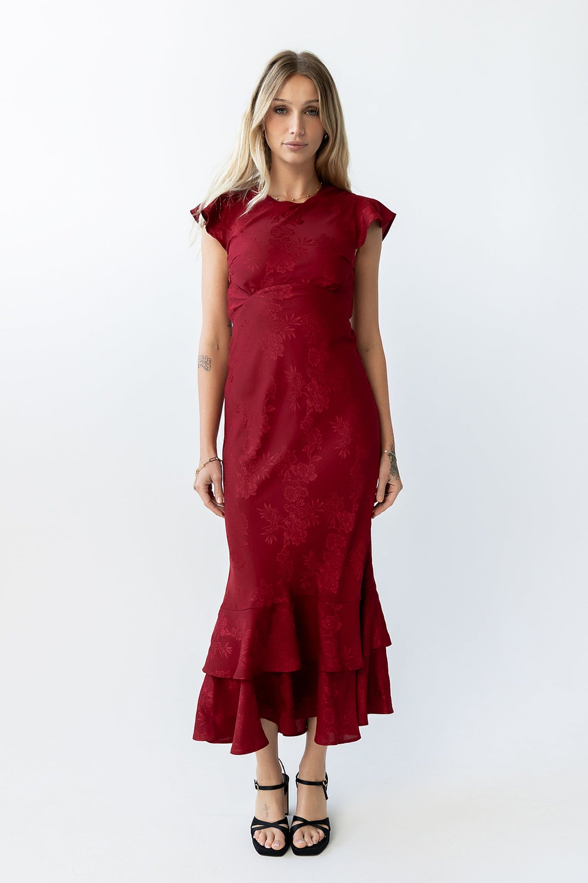 Women's Flutter Sleeve Tiered Ruffle Maxi Dress - Red