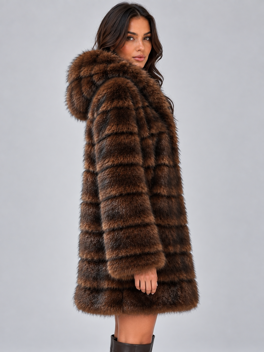 Women's Plush Faux Fur Coat in Brown - Brown